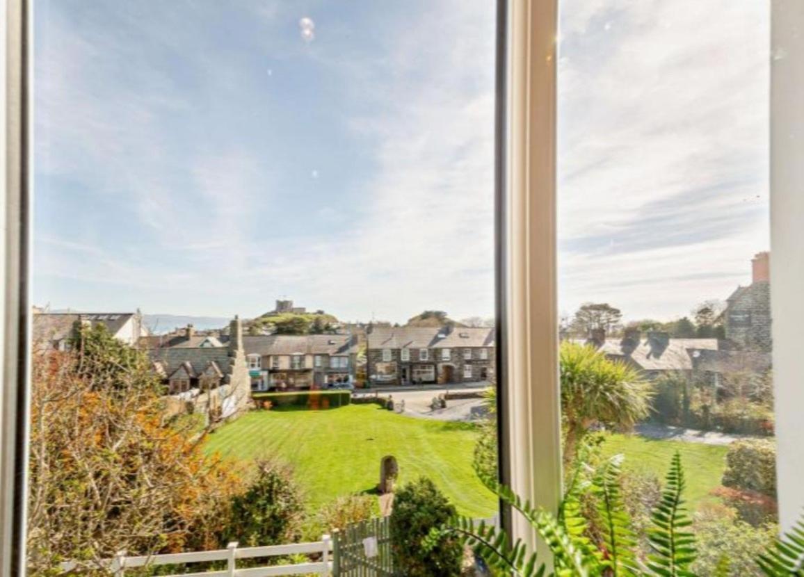 Lion Hotel & Studio Apartments Criccieth Exterior foto