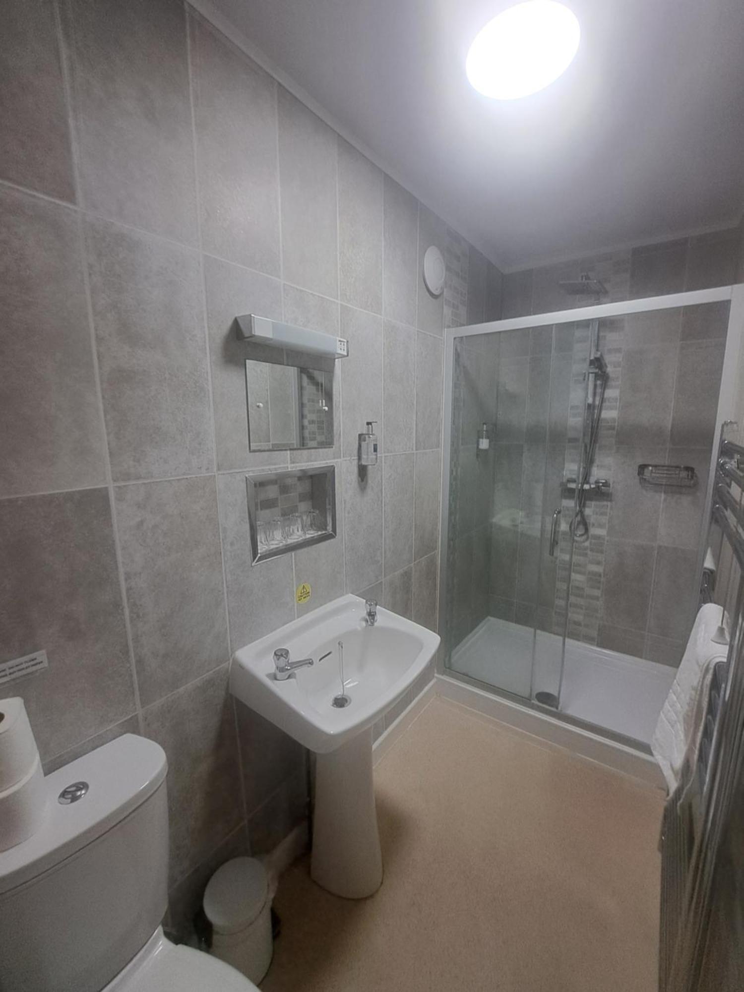 Lion Hotel & Studio Apartments Criccieth Exterior foto