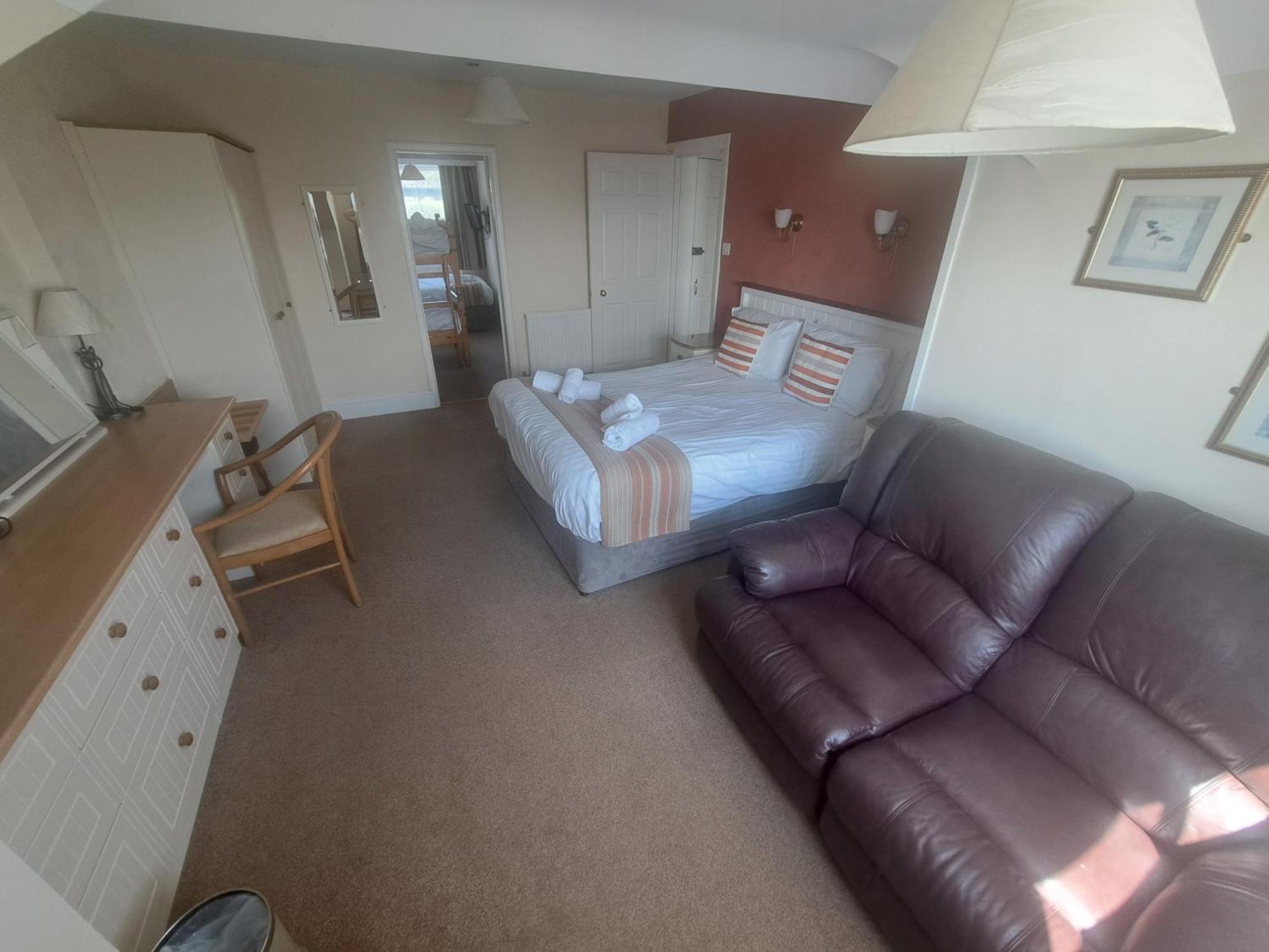 Lion Hotel & Studio Apartments Criccieth Exterior foto